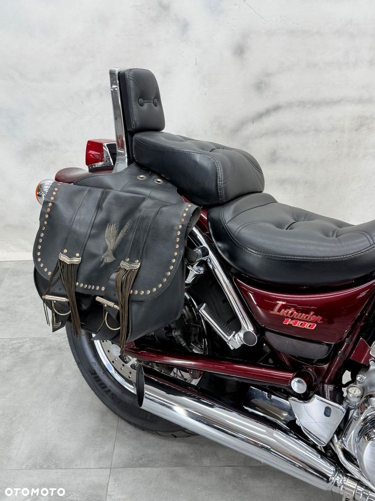Suzuki Intruder - 18