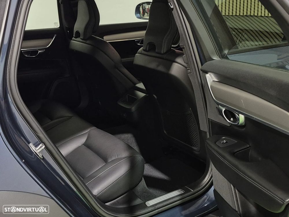 Volvo V90 Cross Country 2.0 B5 Plus AWD - 46