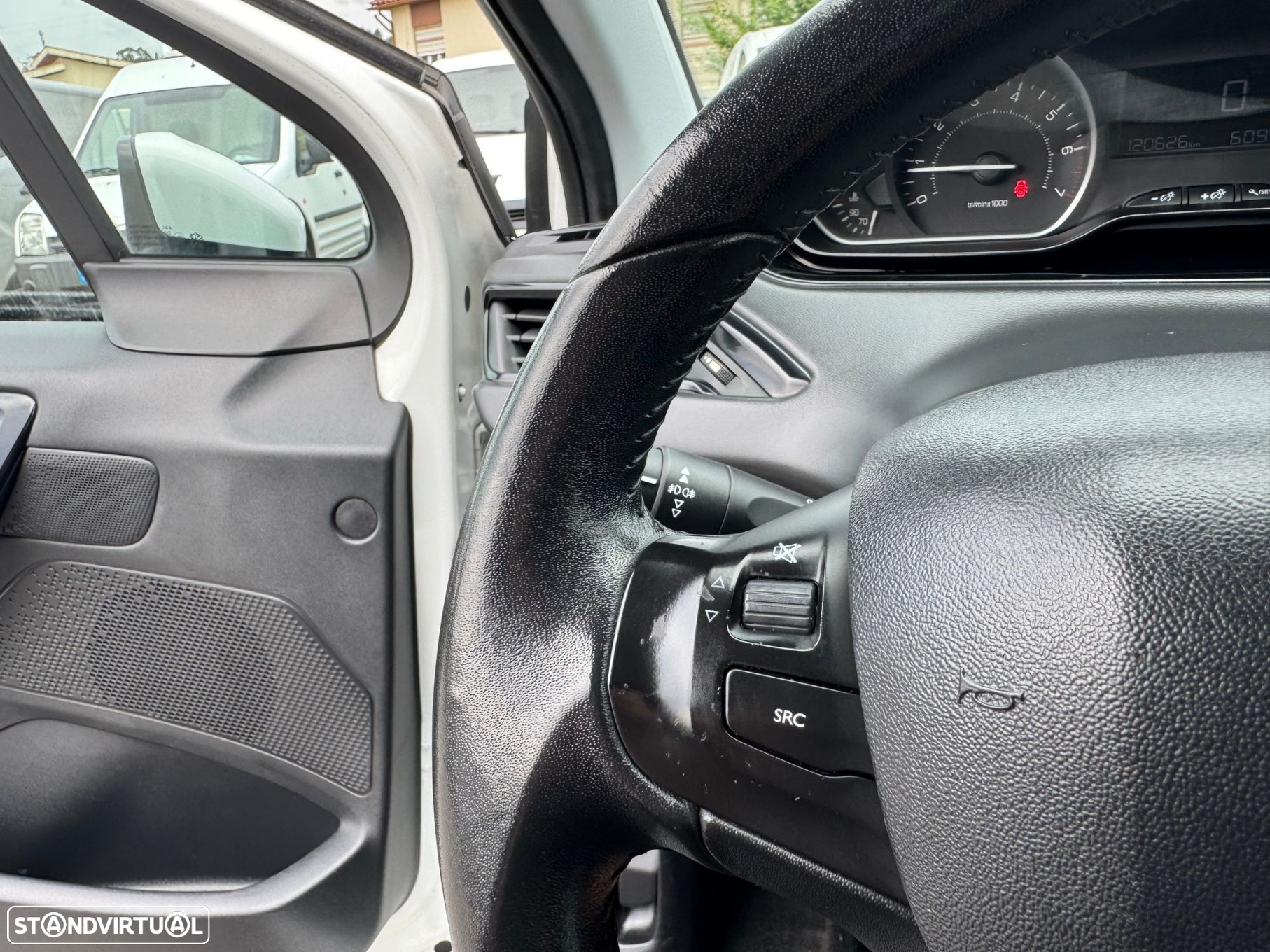 Peugeot 208 1.2 PureTech Style - 16