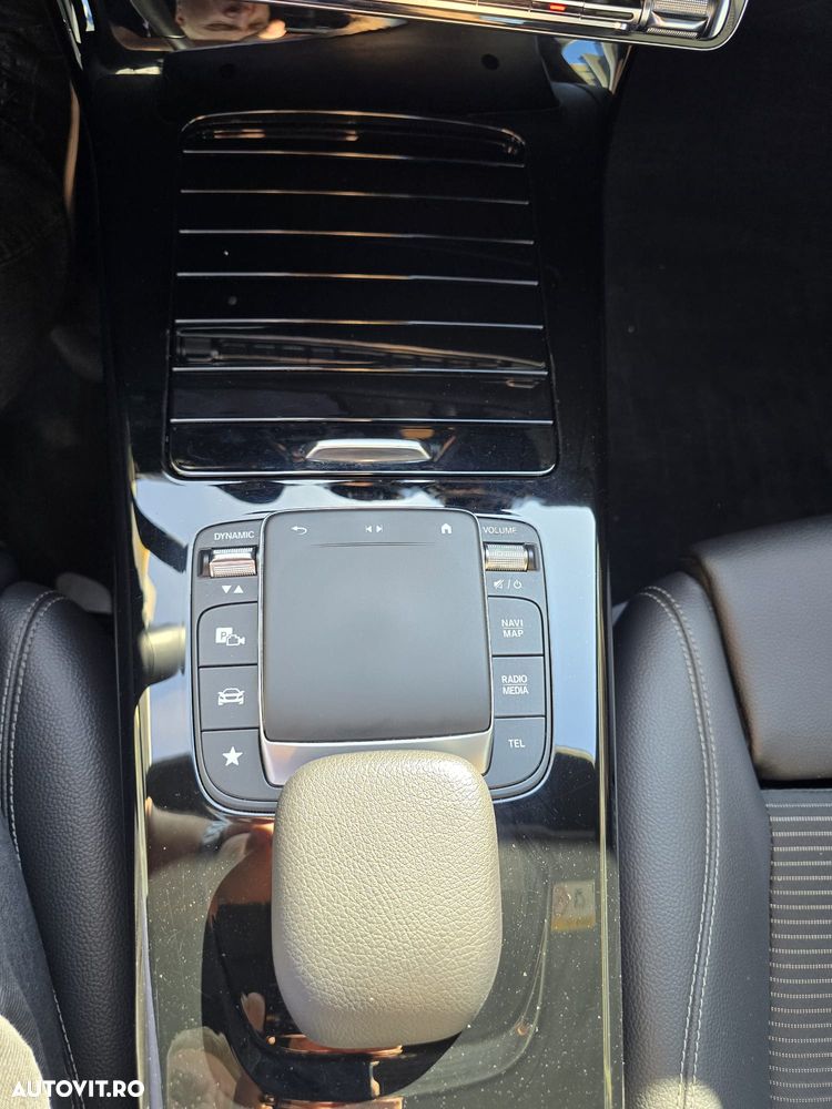 Mercedes-Benz CLA - 12