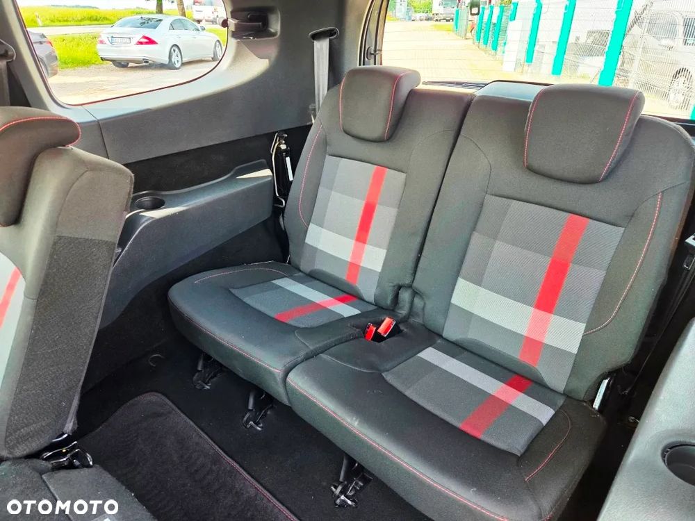 Dacia Lodgy 1.3 TCe Stepway S&S - 27