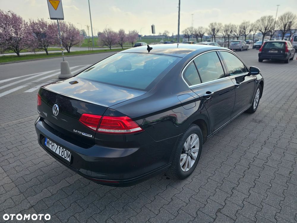 Volkswagen Passat - 8