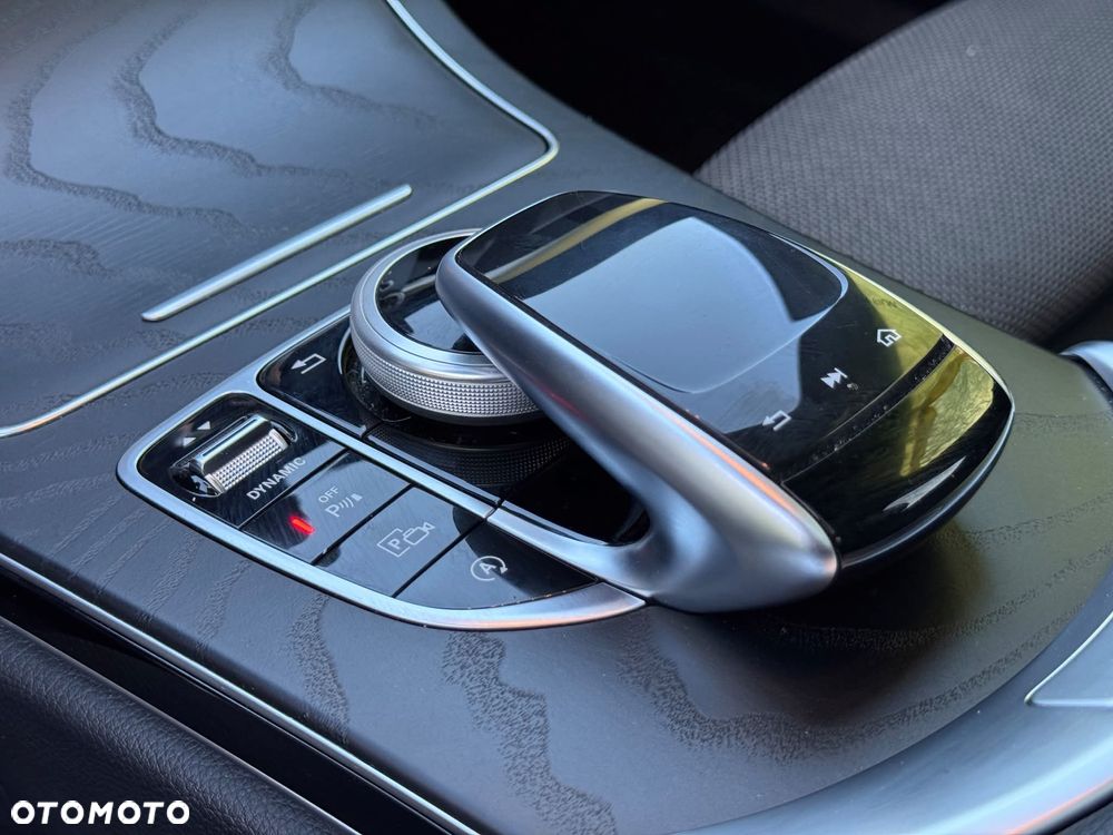 Mercedes-Benz Klasa C 220 d 9G-TRONIC Night Edition - 17
