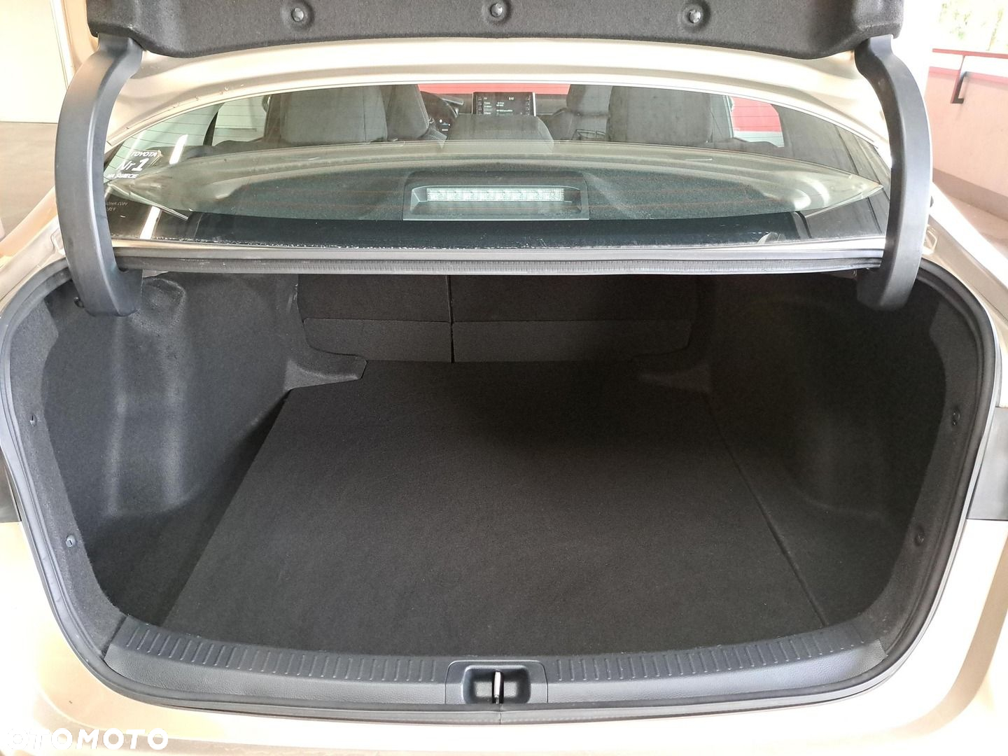 Toyota Corolla - 12