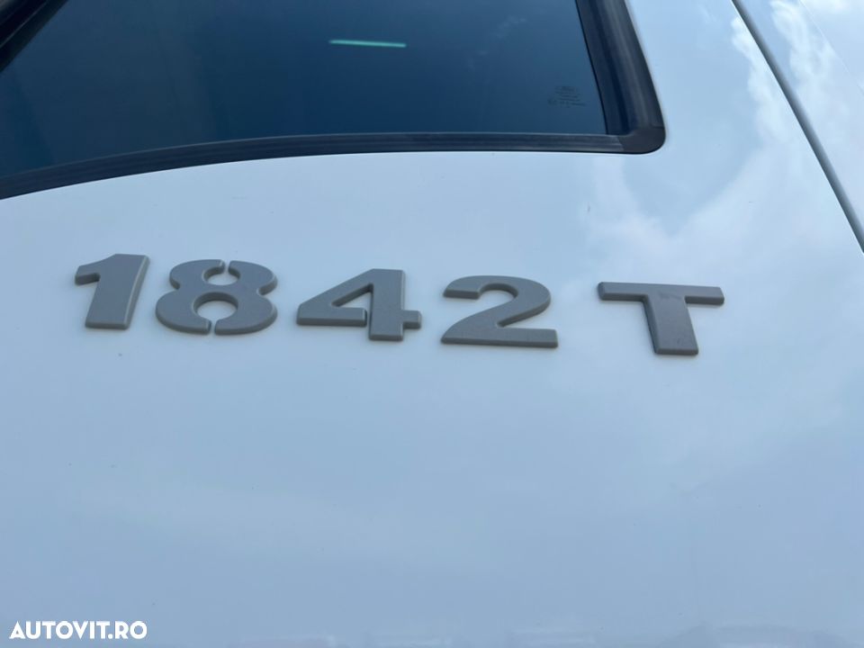 Ford 1842 T - 12