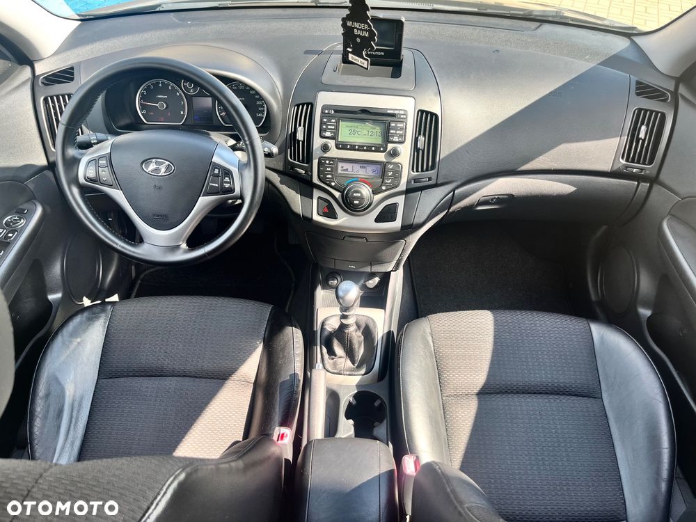 Hyundai i30 2.0 Premium - 19