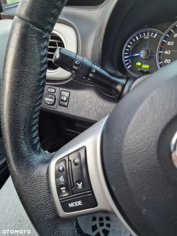 Toyota Yaris Hybrid 100 Business Edition - 34