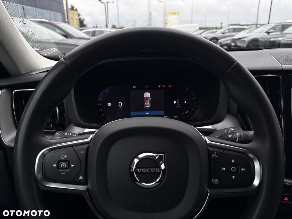 Volvo XC 60 B4 B Momentum Pro - 13