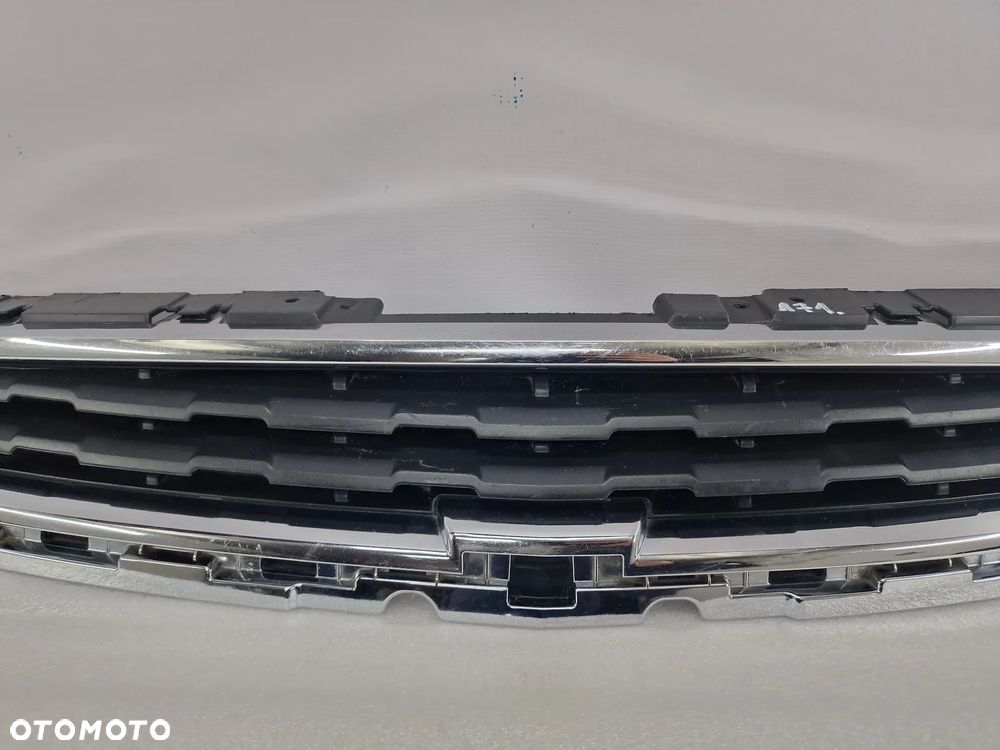 CHEVROLET TRAX 15- ATRAPA / GRILL / KRATKA ŚRODKOWA ZDERZAKA PRZEDNIEGO PRZÓD , NR 95235146 , NR AUKCJI KR171 - 3