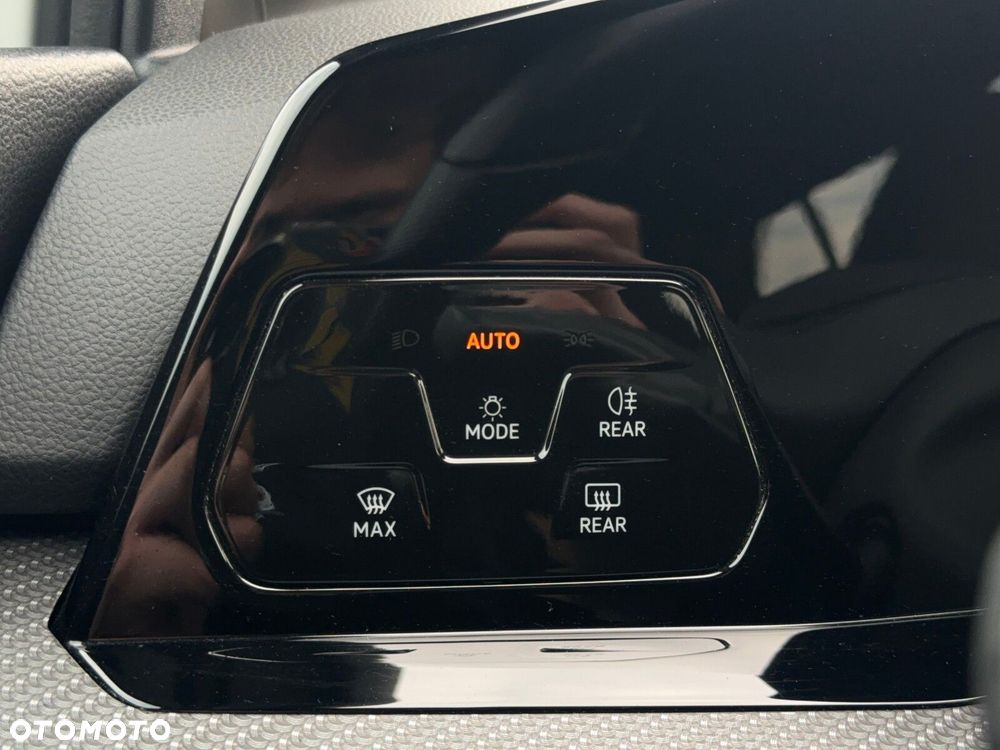 Volkswagen Golf - 21