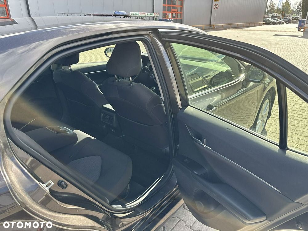 Toyota Camry 2.5 Hybrid Comfort CVT - 18