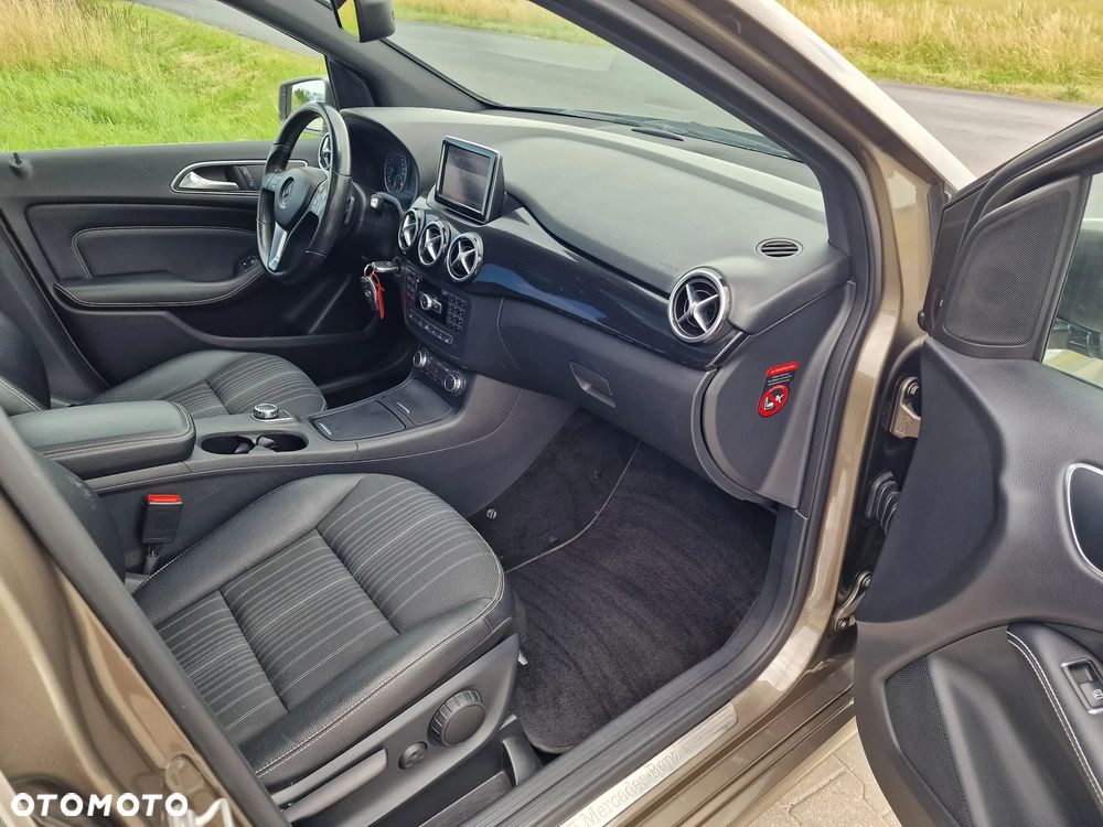 Mercedes-Benz Klasa B 200 CDI (BlueEFFICIENCY) 7G-DCT - 24