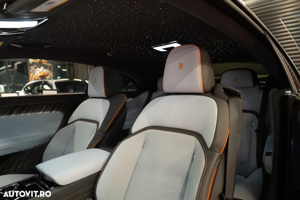 Rolls-Royce Spectre - 6