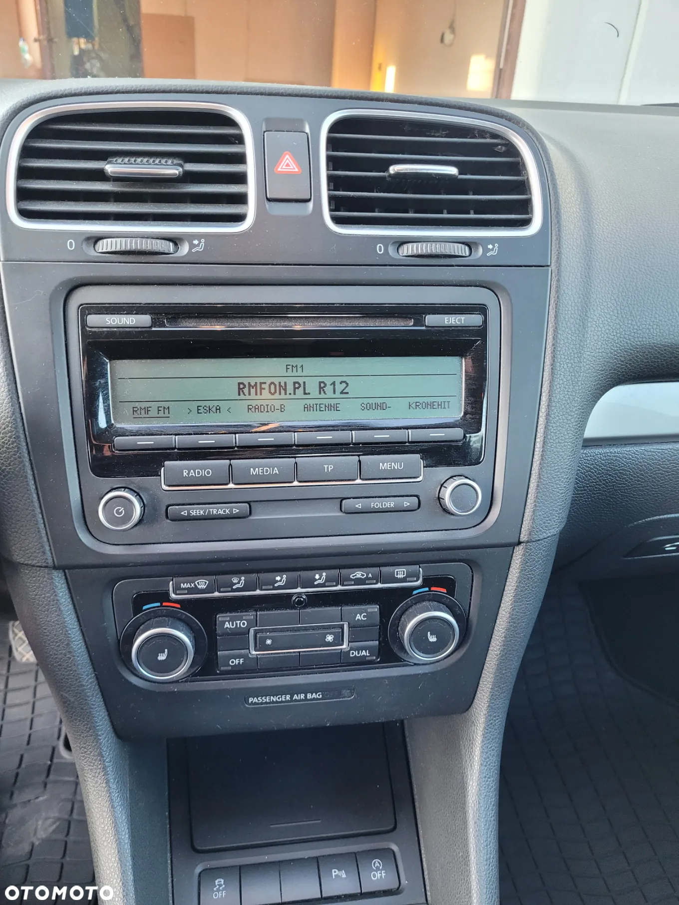 Volkswagen Golf 1.6 TDI BlueMotion Technology Comfortline - 14