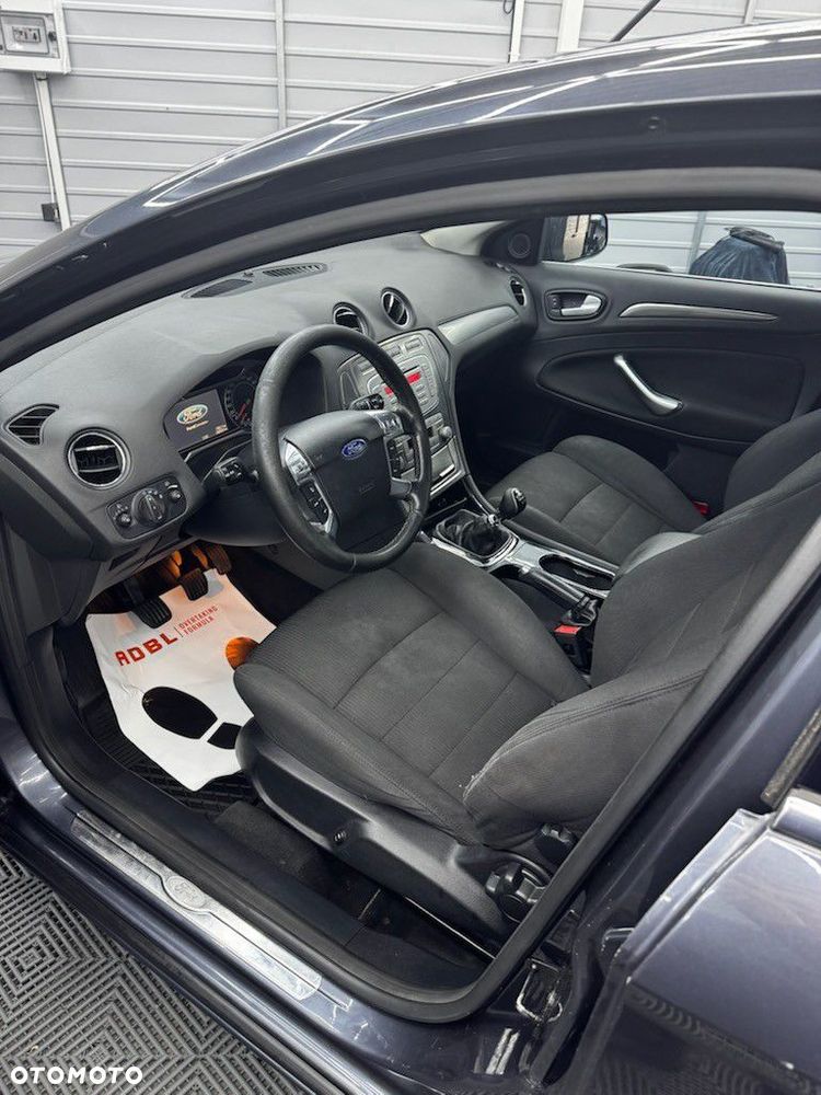 Ford Mondeo - 8