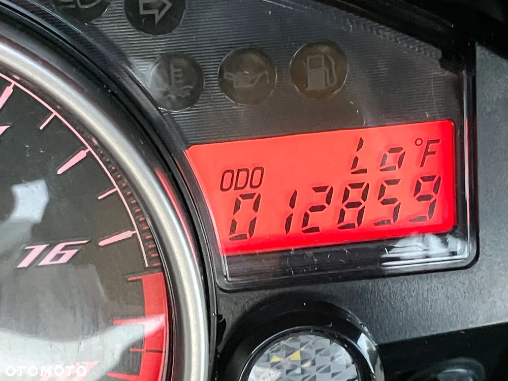 Yamaha R6 - 6