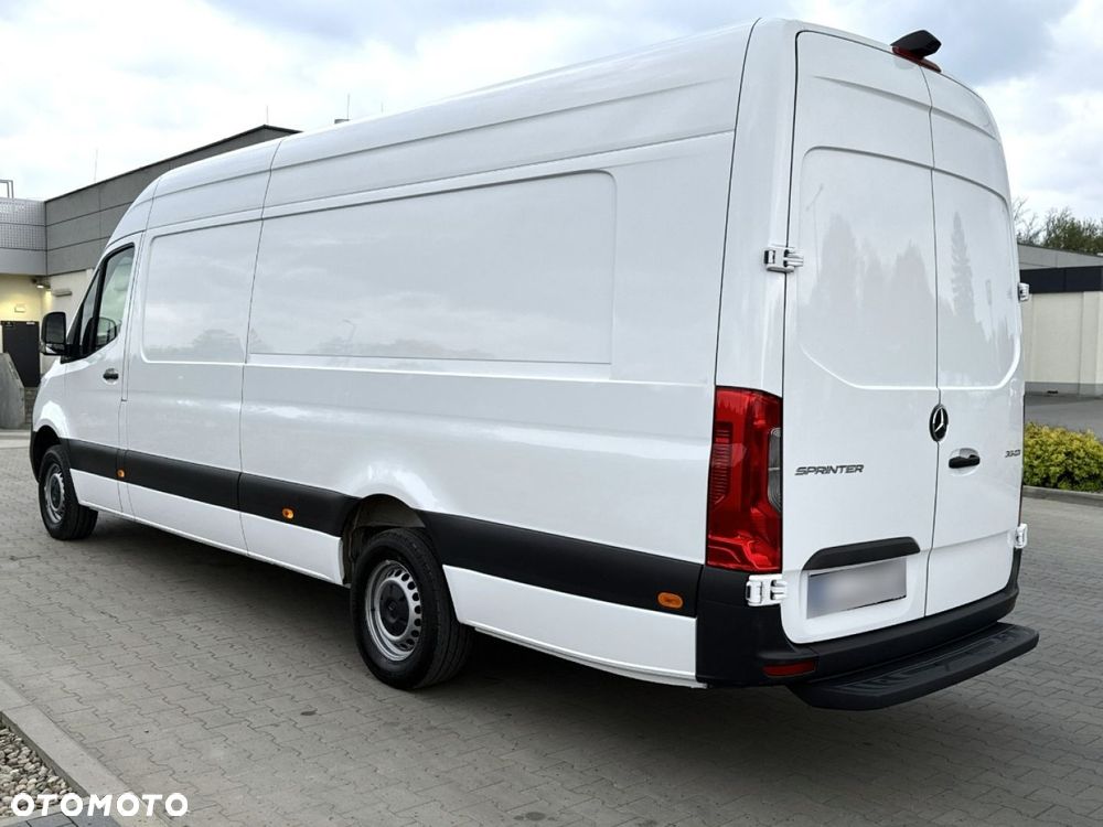 Mercedes-Benz Sprinter - 26