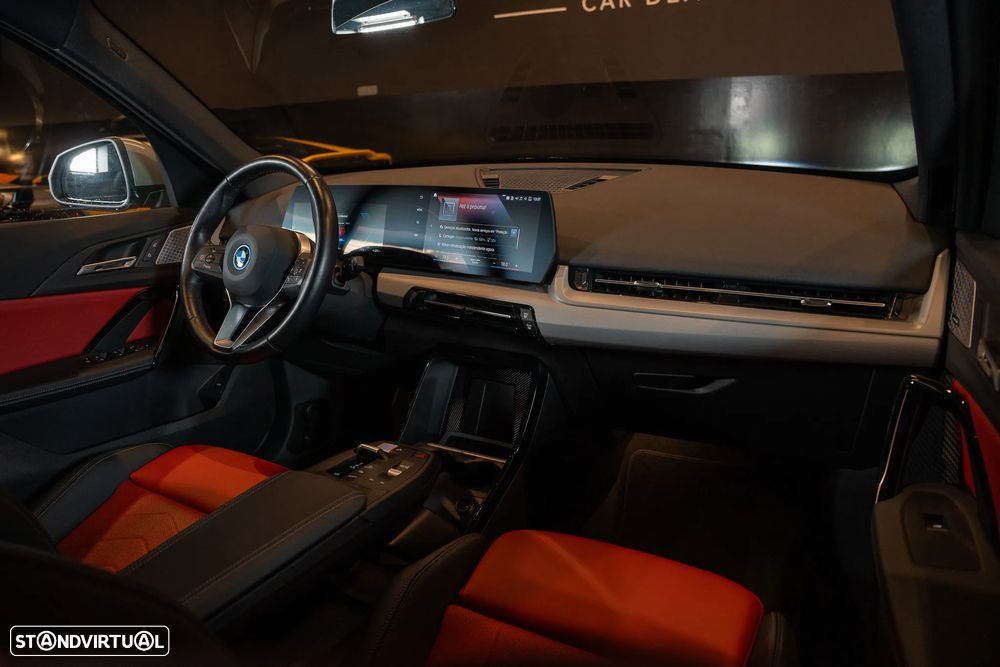 BMW iX1 xDrive30 xLine - 13