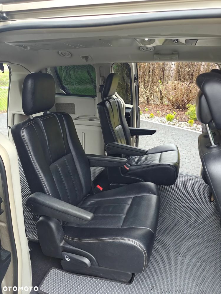 Chrysler Town & Country 3.6 Limited - 5