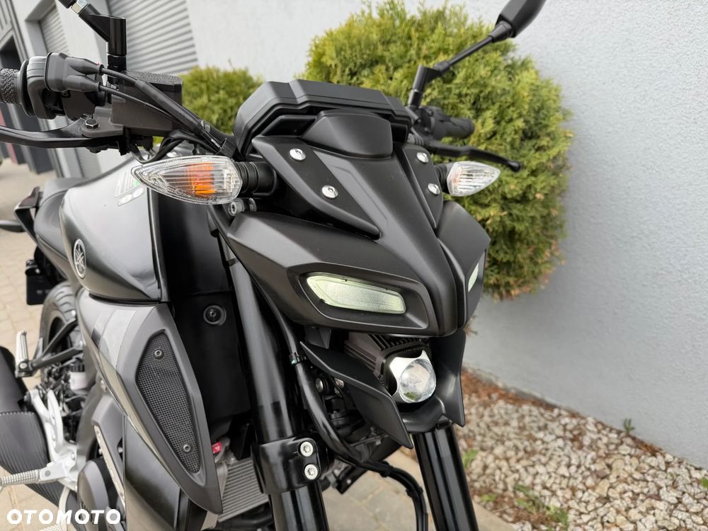 Yamaha MT - 22