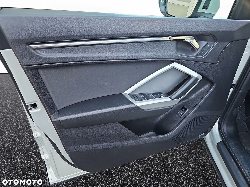 Audi Q3 Sportback - 9