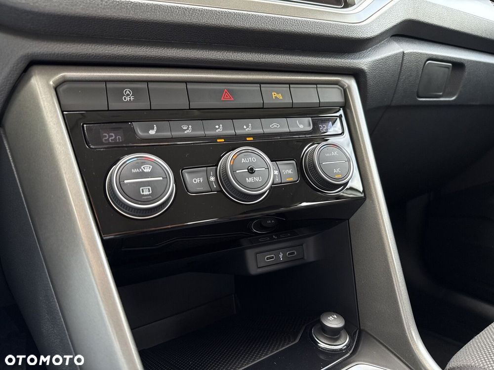Volkswagen T-Roc - 21