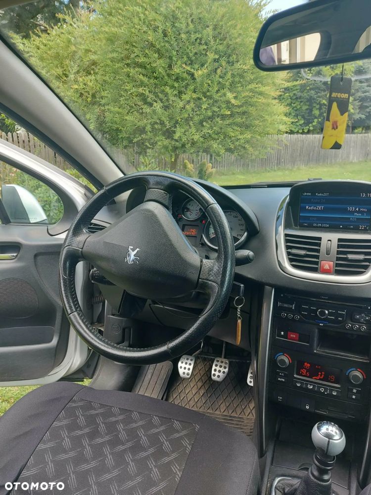 Peugeot 207 - 6
