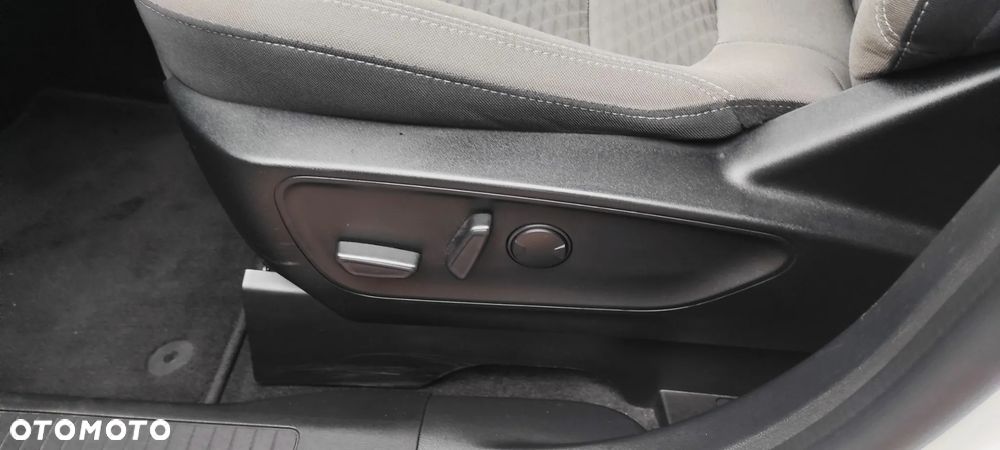 Ford Kuga 2.5P PHEV FWD Titanium - 23