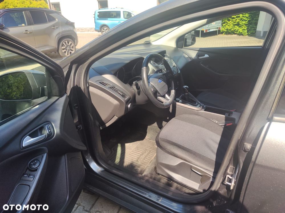 Ford Focus 1.6 Titanium - 24
