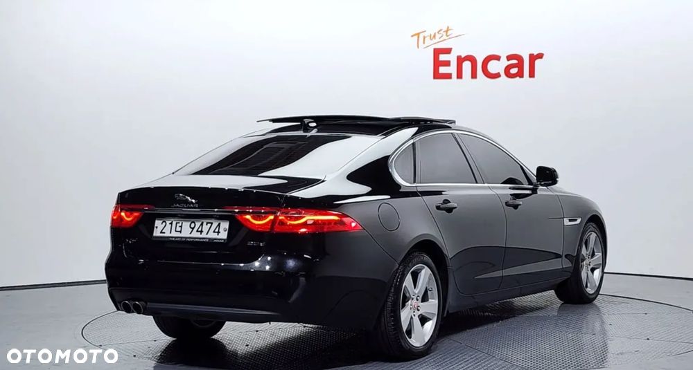 Jaguar XF 20d Prestige - 2