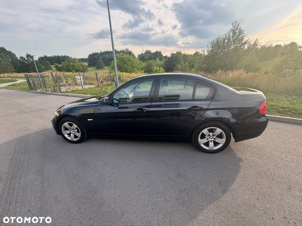 BMW Seria 3 318d - 4