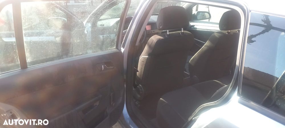 Opel Astra Caravan DTI Comfort - 9