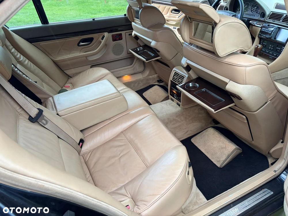 BMW Seria 7 750iL - 29