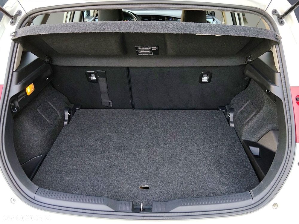 Toyota Auris Hybrid 135 Premium - 30