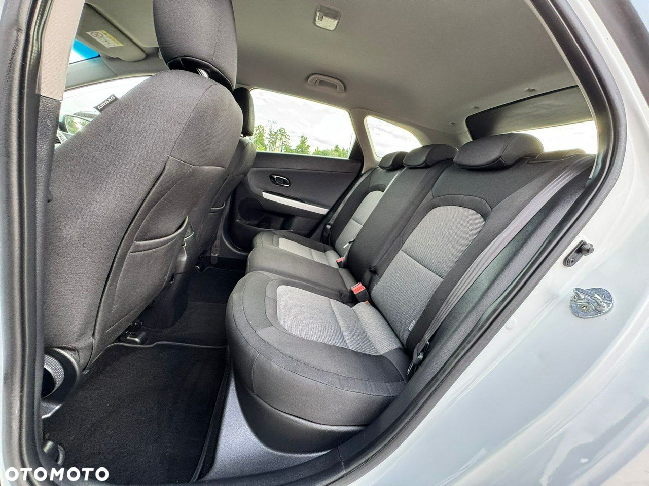 Kia Ceed - 32