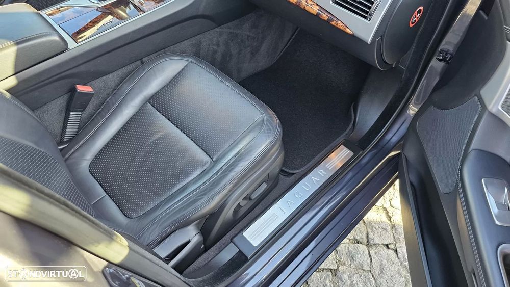 Jaguar XF 2.7 D V6 Premium Luxury - 38