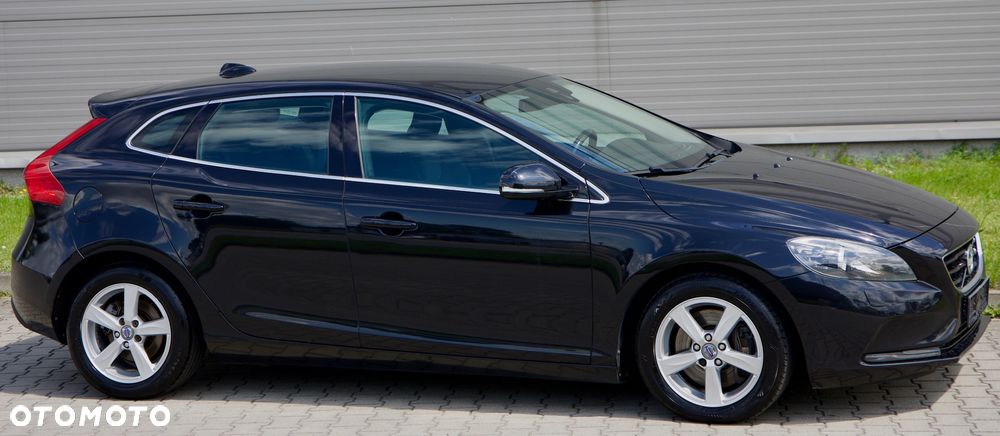 Volvo V40 D3 Momentum - 33