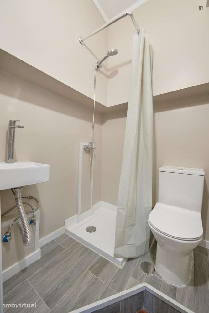 Quarto - localizado em Olaias Lisbon - Grande imagem: 2/24