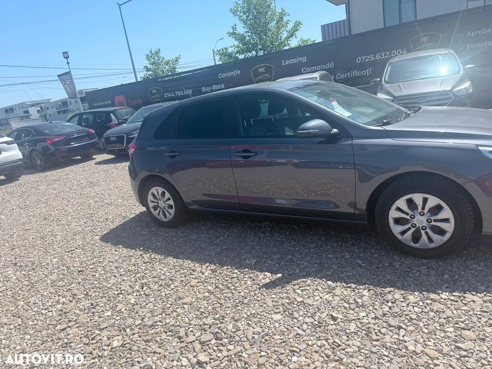 Hyundai i30 1.4 100CP 5DR M/T Classic - 20