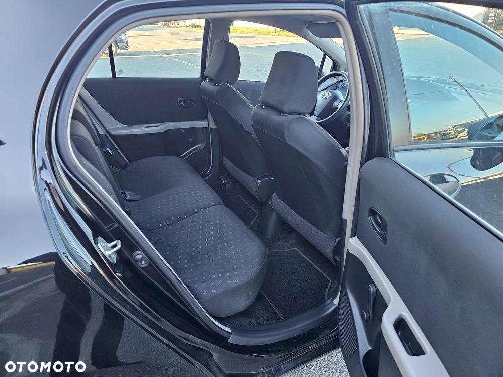Toyota Yaris 1.3 Luna A/C - 13