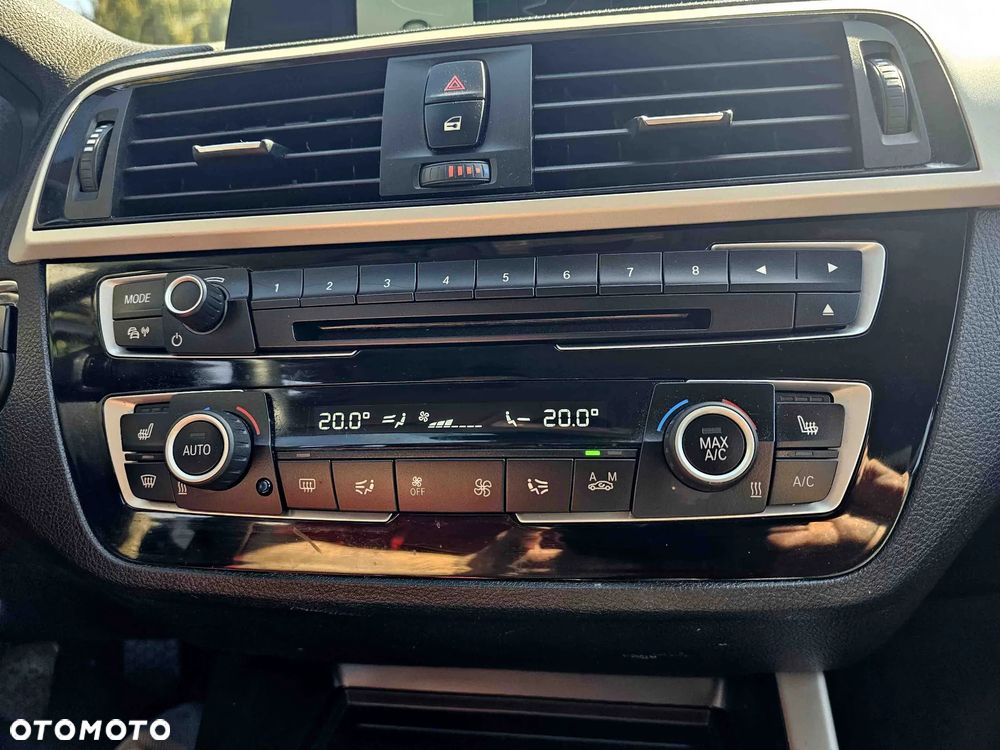 BMW Seria 1 118i Edition Metropolitan - 32