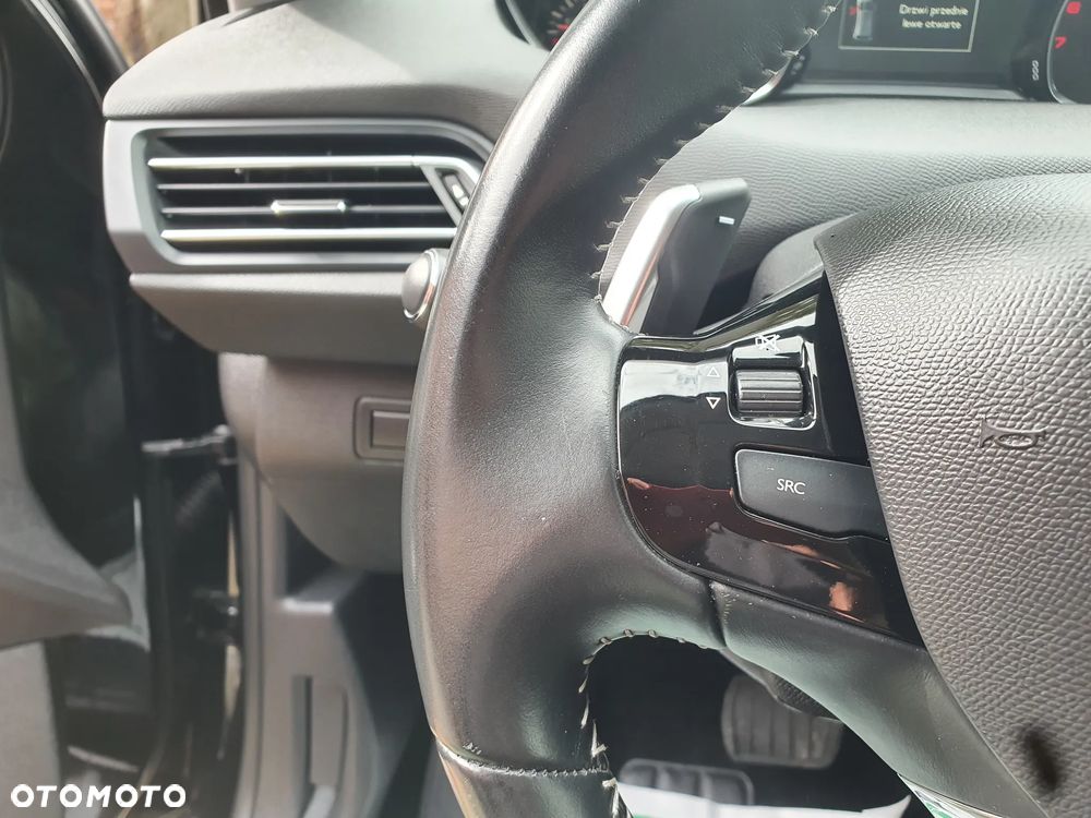 Peugeot 308 1.2 PureTech Allure S&S EAT8 - 19