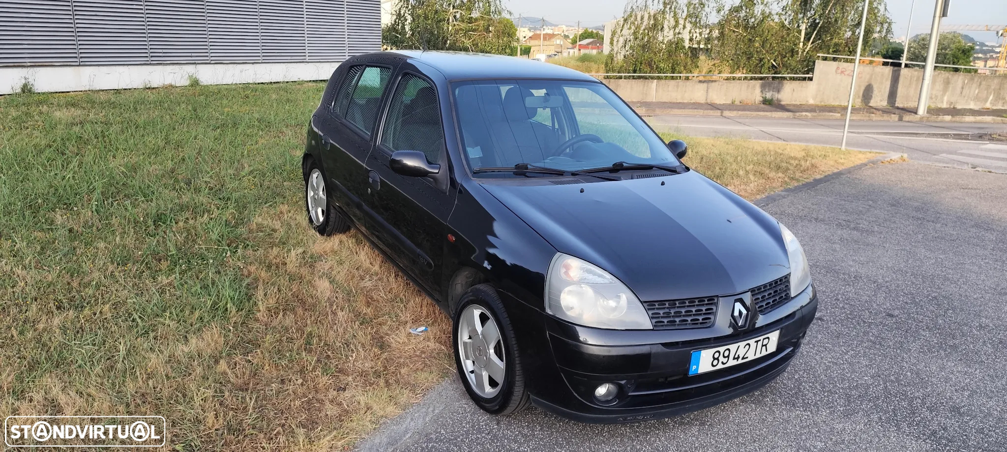 Renault Clio 1.2 16V Privilège - 3