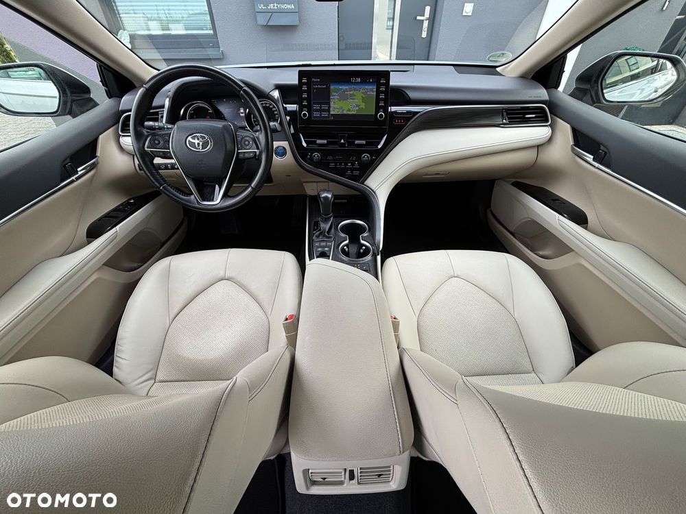 Toyota Camry 2.5 Hybrid Executive CVT - 12
