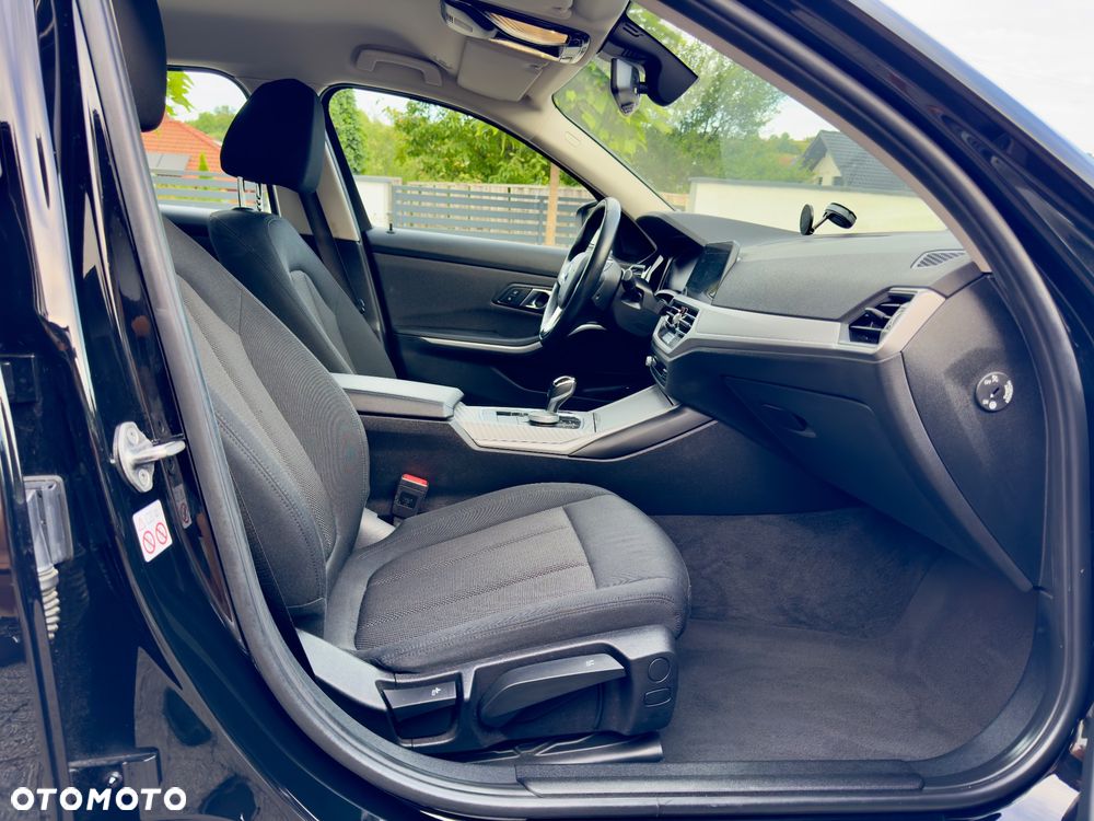 BMW Seria 3 330e Advantage - 18