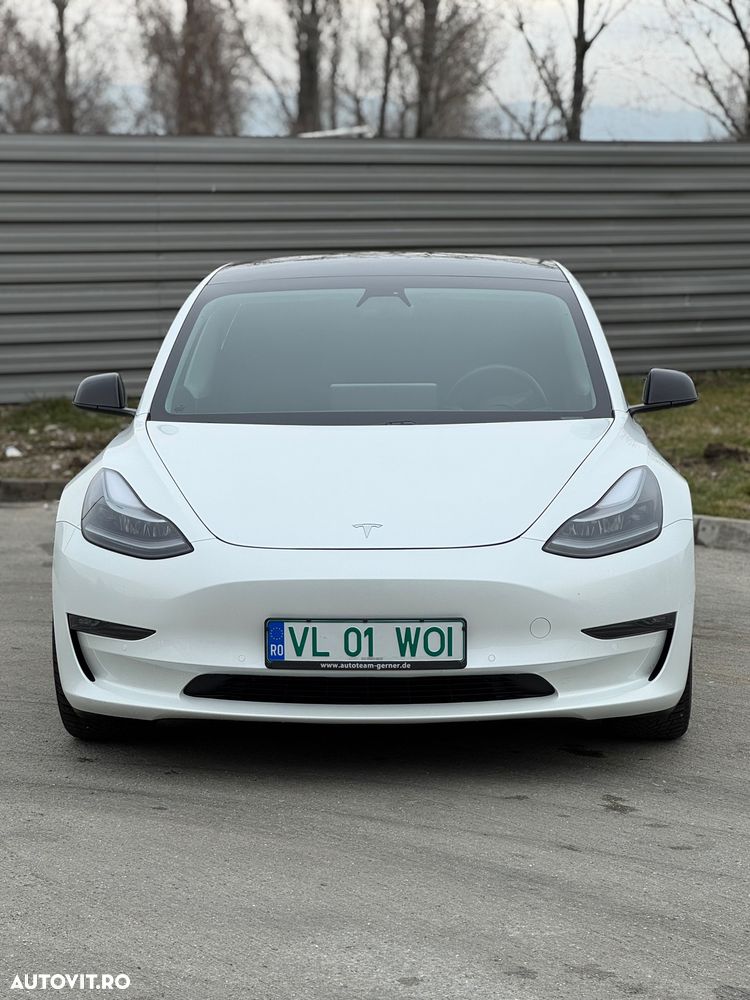 Tesla Model 3 - 9