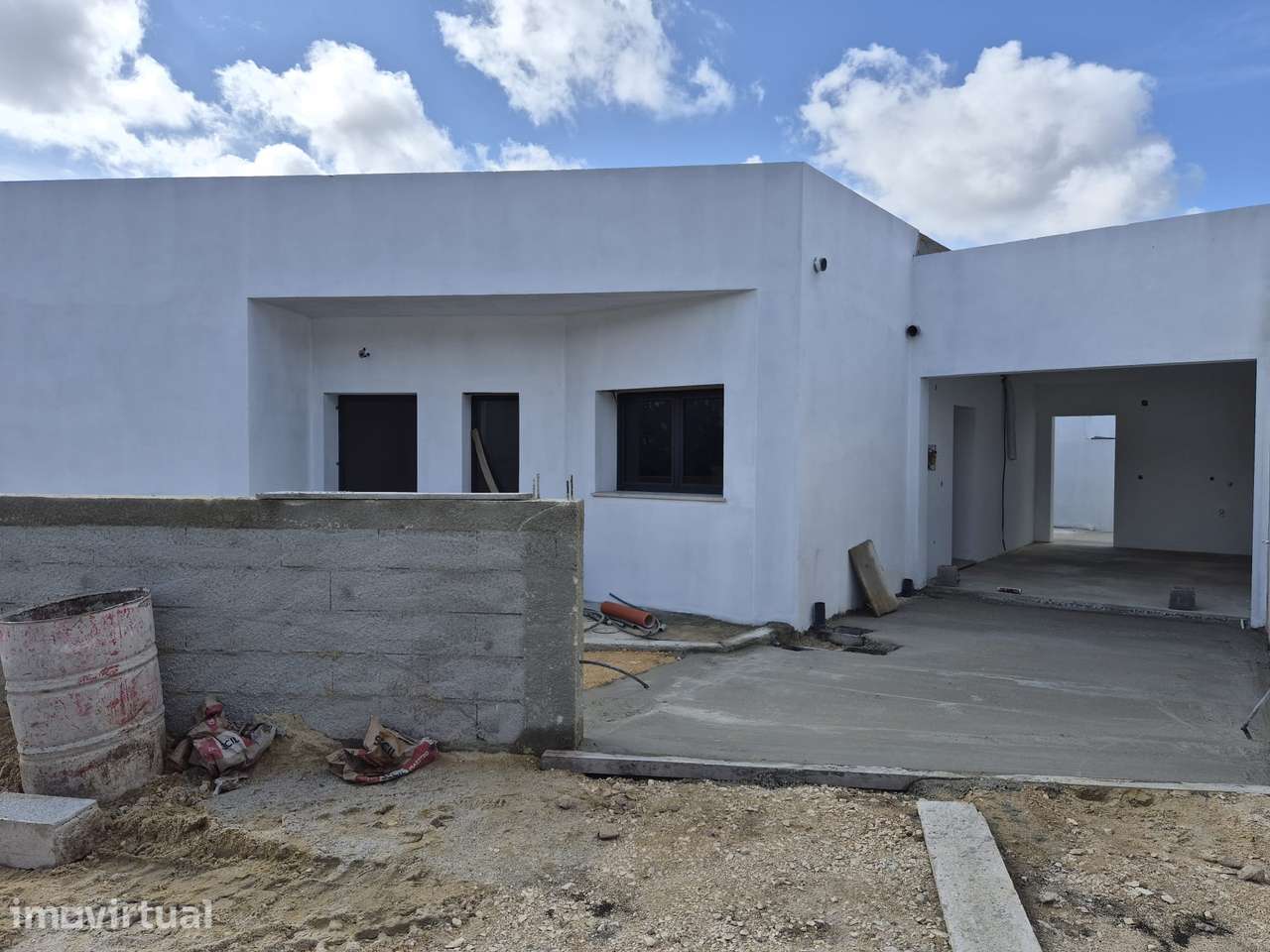 Moradia T3, térrea, geminada com garagem e jardim. Fração "B" - Grande imagem: 3/19