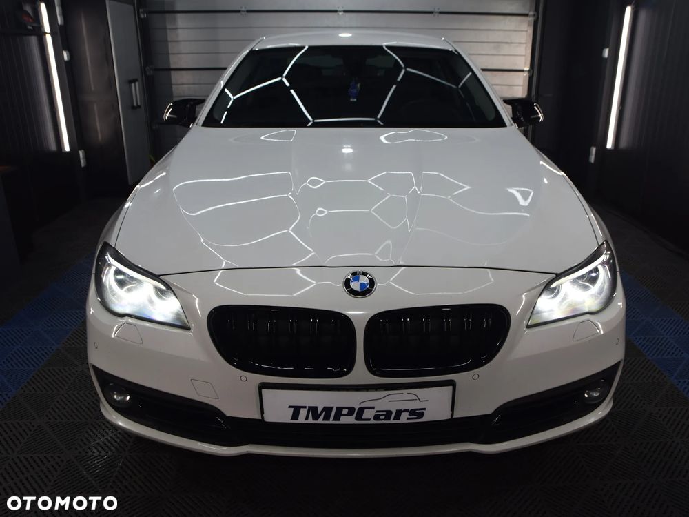 BMW Seria 5 525d xDrive - 24