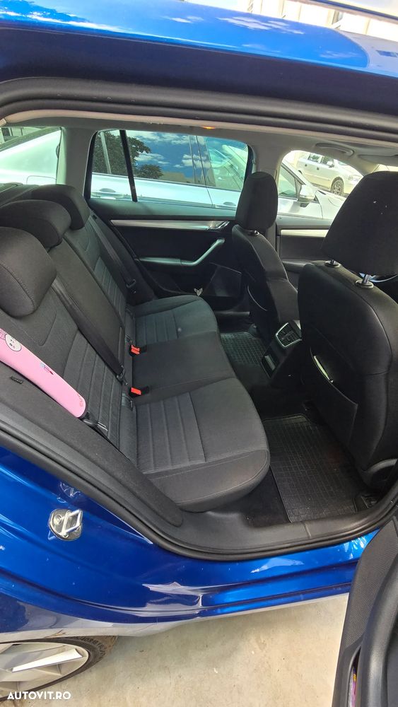 Skoda Octavia 1.6 TDI DSG Style - 3