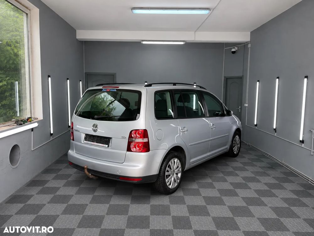 Volkswagen Touran 1.9 TDI Conceptline - 5